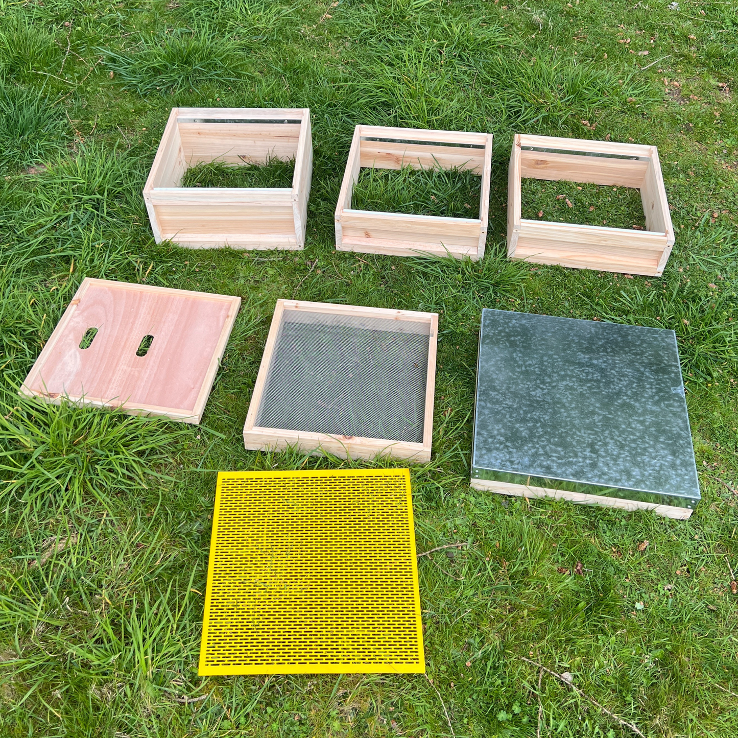 National Bee Hive x1 - complete bee hive with all frames and wax foundation - (pine)